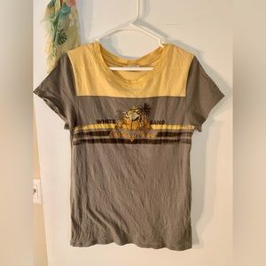 🎊SWAPPED🎊 💛Spell White Sands sample tee💛